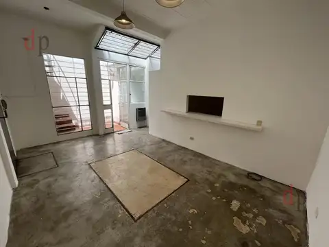 ALQUILER -Congreso y Ciudad de la Paz (Belgrano) PH de 2 ambientes c/patio y terraza - SIN EXPENSAS