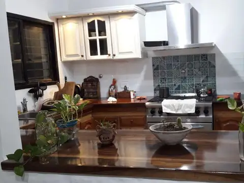 Casa 4 ambientes con patio APTA CREDITO