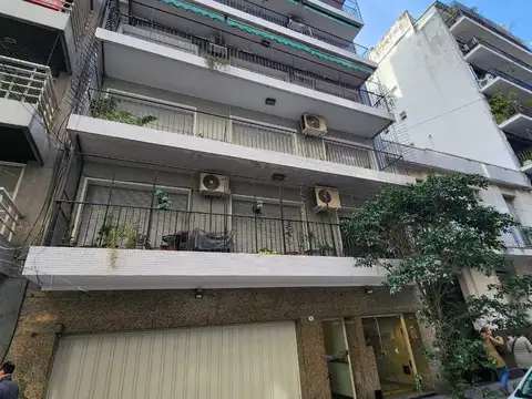 VENTA - Cuatro Ambientes C/balcon corrido - Caballito