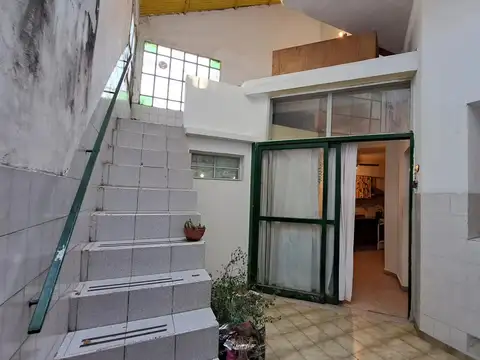 PH EN VENTA DE DOS DORMITORIOS + PATIO Y TERRAZA
