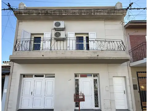 Se VENDE casa de 3 dorm en el centro de Santo Tomé