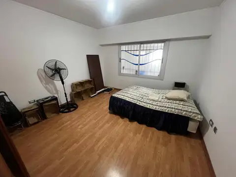 Casa en Alquiler con 2 cocheras