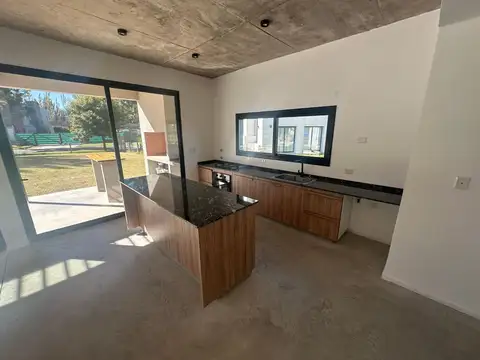 Casa en Venta en Countries y Barrios Cerrados en San Vicente, USD 349.000