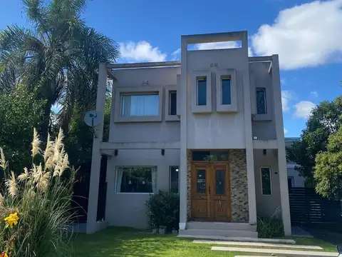 Venta Casa en Pilar en Las Brisas Country Club 
