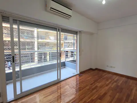 Pacheco 2100, Piso 1