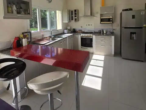 Casa en Alquiler de 4 dormitorios