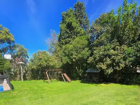 Casa en Alquiler con 4 cocheras