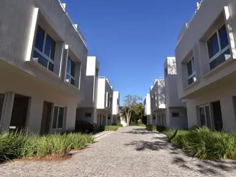 Duplex en venta en Ituzaingo Norte.