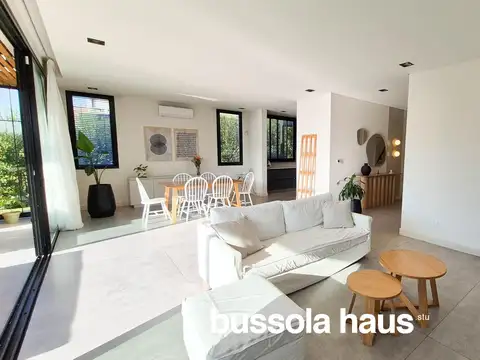 Casa en venta de 6 ambientes con Pileta en Araucarias, Puertos Escobar