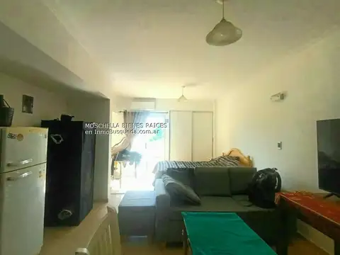 9 E/ 71 Y 72: Monoambiente en venta
