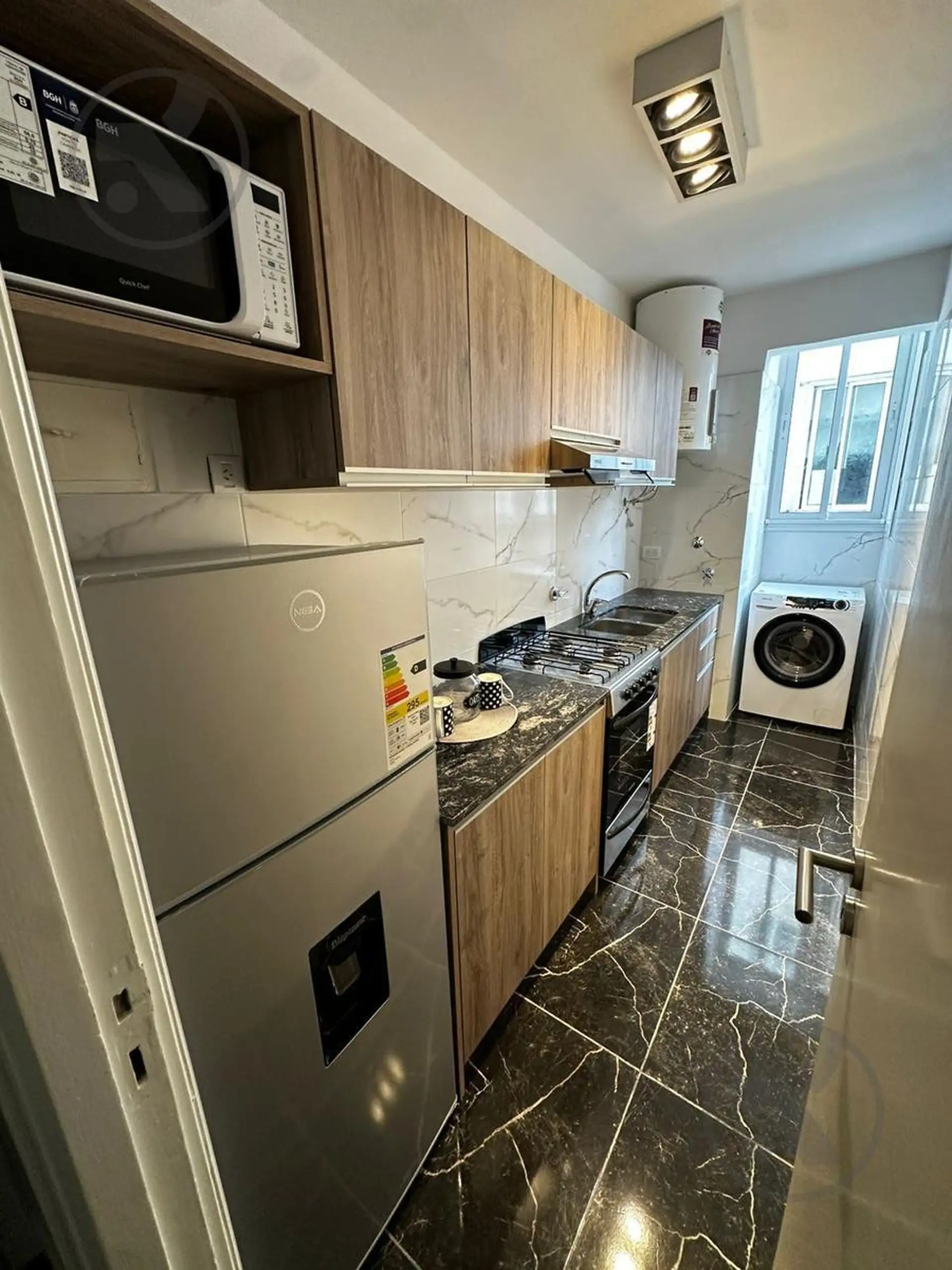 Depto 2 amb, 40m² con balcón — Centro