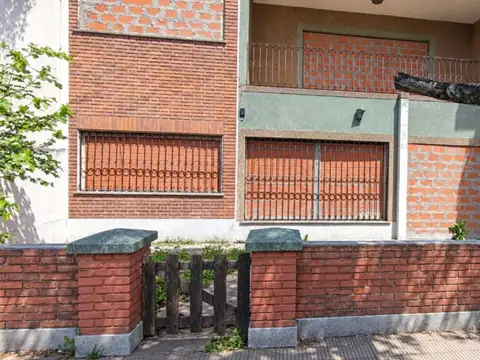 Casa en Venta en Martín Coronado, USD 155.000