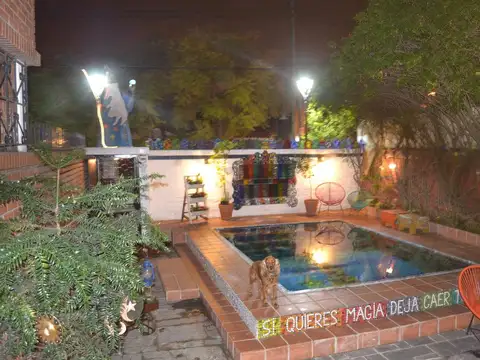 Casa en Alquiler con 2 cocheras