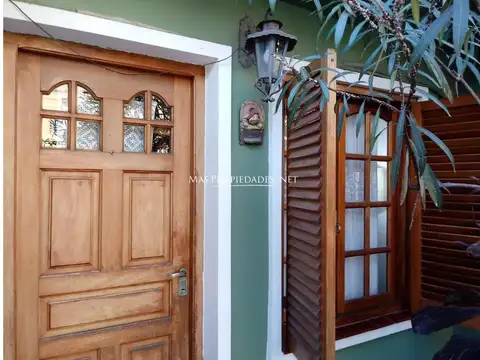 Depto Tipo Casa 3 ambientes con 2 baños