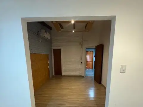 Casa 6 ambientes con 1 baño