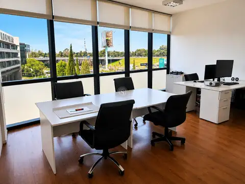 Oficina en Alquiler con 1 cochera