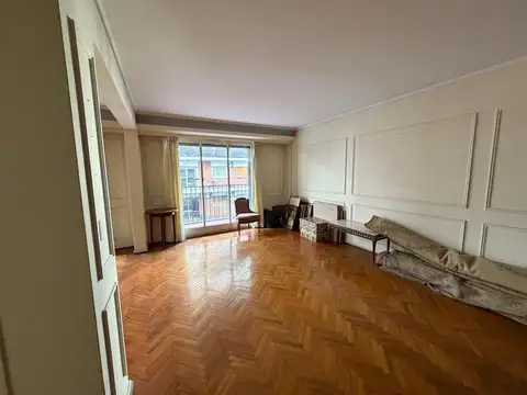 Semipiso de categoria con cochera en Recoleta