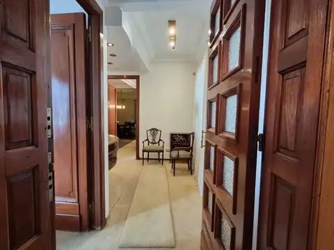 Av Pte Roque Saenz Pena 600