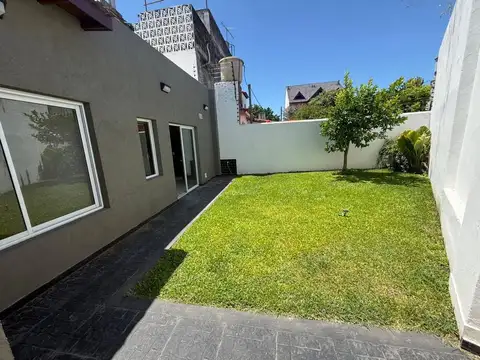 VENTA CASA HAEDO 3 AMB A ESTRENAR JARDIN APTO CRED