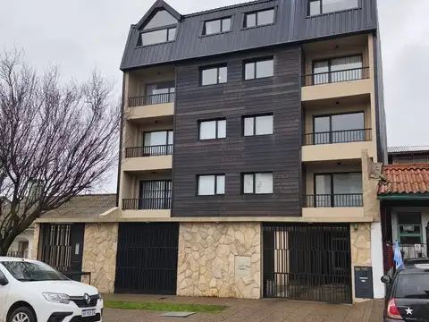 Departamento en venta con amplio balcón. Palacios al 600 – APTO PROFESIONAL Y TURISTICO