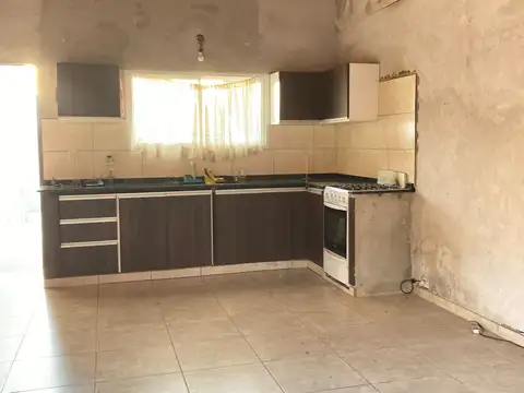 CASA EN VENTA / ARROYITO/GARCIA VELLOSO 757 BIS