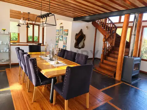 Casa 5 ambientes con 3 baños
