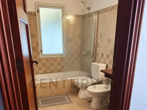 Casa en Alquiler de 4 dormitorios