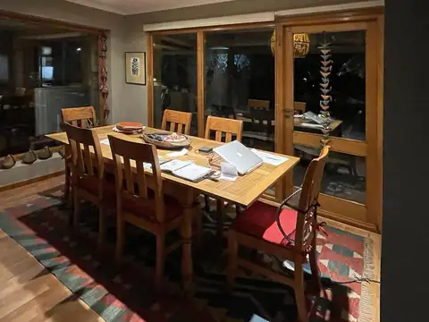 Casa en Venta con 3 cocheras