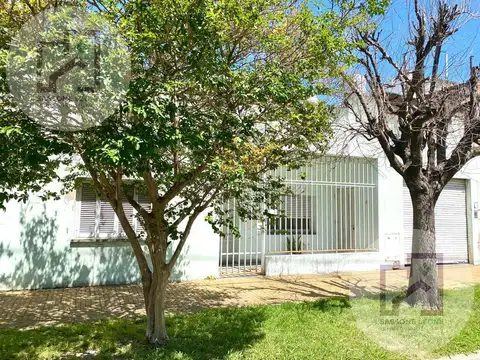 Venta - Casa Lote Propio - A Refaccionar - Caseros