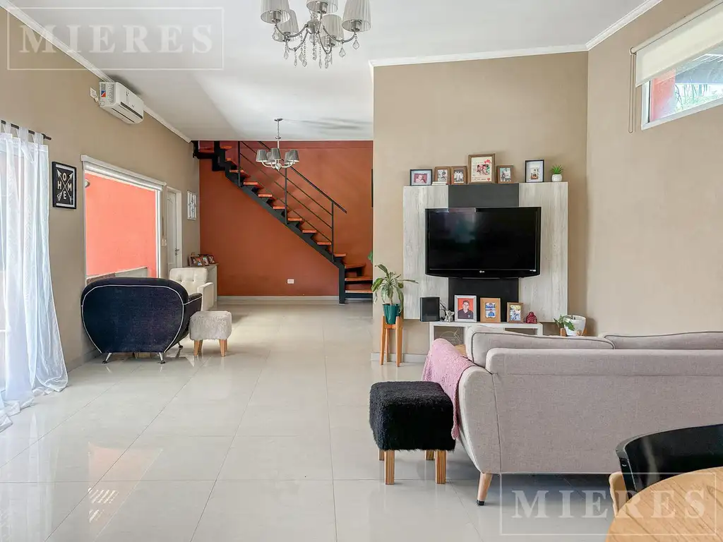 Casa en Villanueva de 4 dormitorios