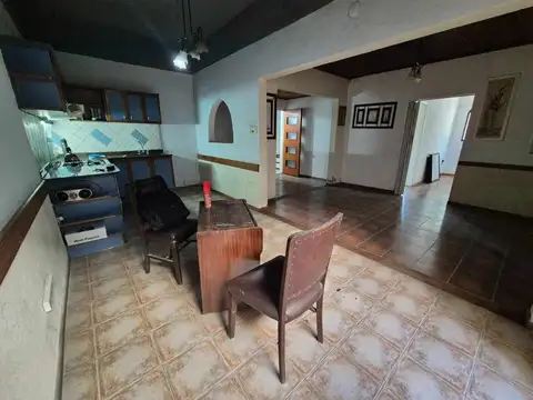 Casa 4 ambientes con 1 baño