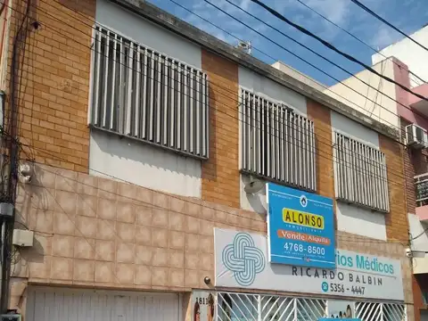 Local y oficinas a metros de tribunales de San Martin