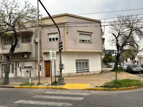 CASA EN PLANTA ALTA - AV FREYRE