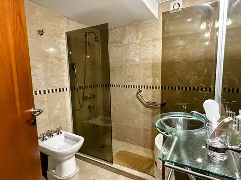 Departamento 6 ambientes con 2 baños