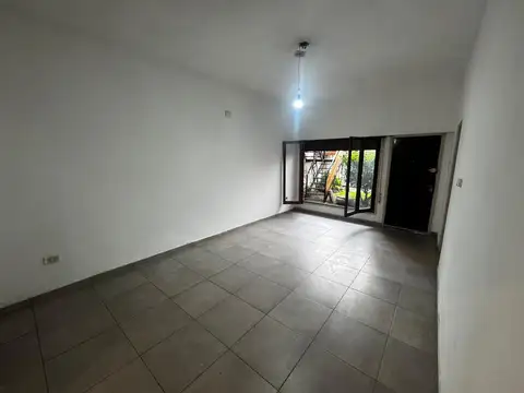 Depto Tipo Casa en Alquiler de 3 ambientes