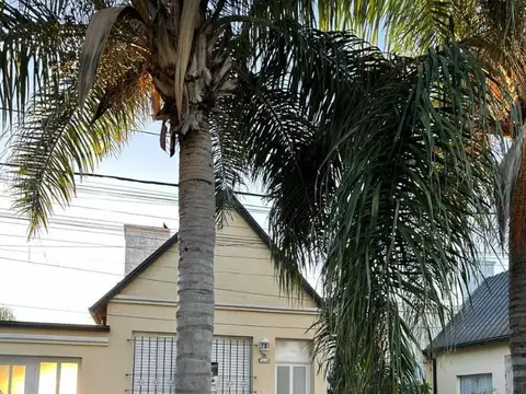 Hermosa casa al oeste de la ciudad de Esperanza
