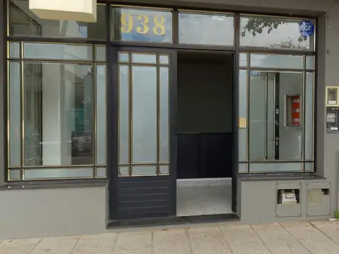 ALQUILER LOCAL CENTRICO  CON SALON PRINCIPAL - 2 OFICINAS - 2 BAÑOS - COCINA -  VALOR MENSUAL $ 1.400.000