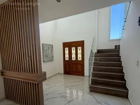 Casa 4 ambientes con 3 baños