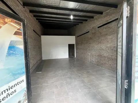 Local en Venta Via Púb.