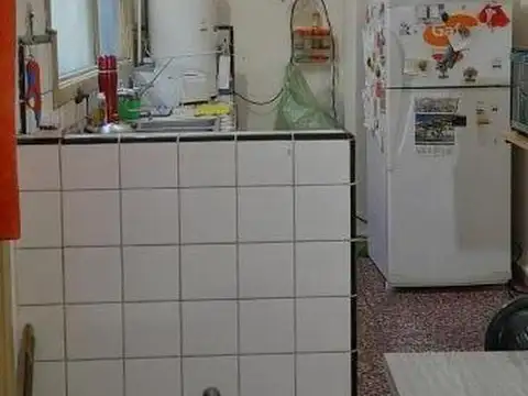Casa en venta - 2 Dormitorios 1 Baño 1 Cochera -291 Mts2 - Villa Elisa, La Plata