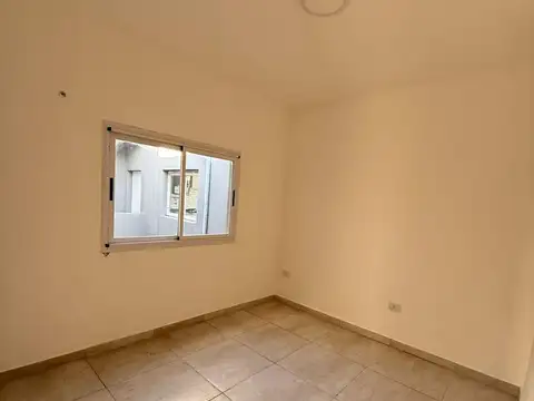 Departamento en Alquiler en Villa Gobernador Galvez, $ 620.000