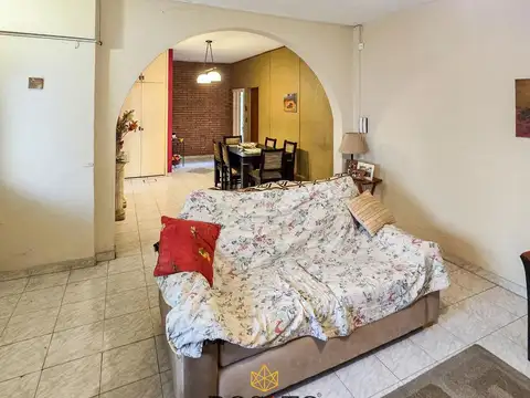Depto Tipo Casa en Venta 40 años