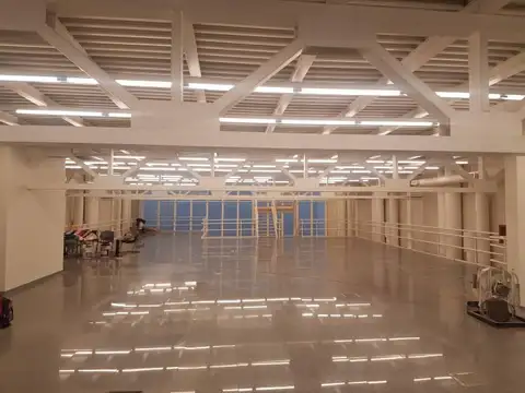 Oficina Monoambiente con 17 baños