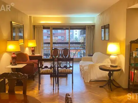 Venta Departamento de 4 ambientes en Recoleta con dependencia, cochera y baulera.