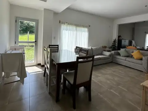 Casa en Alquiler de 3 dormitorios