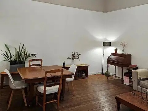 Depto Tipo Casa en Venta 90 años