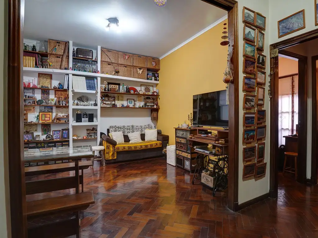 Avenida Juan Bautista Alberdi 600