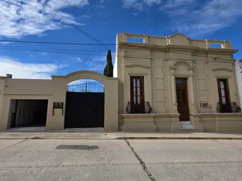 VENTA | Propiedad de estilo colonial señorial en casco histórico - Chacabuco 122 -Victoria