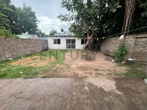 Casa 5 ambientes con 1 baño