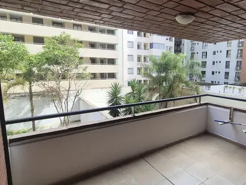 Tránsito Cáceres 400, Piso 2